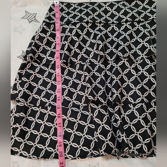 White House Black Market Skirt size 8 - Picture 7 of 9